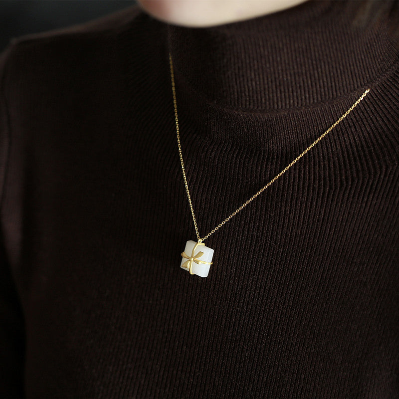 Charming Gold Necklace for Any Occasion