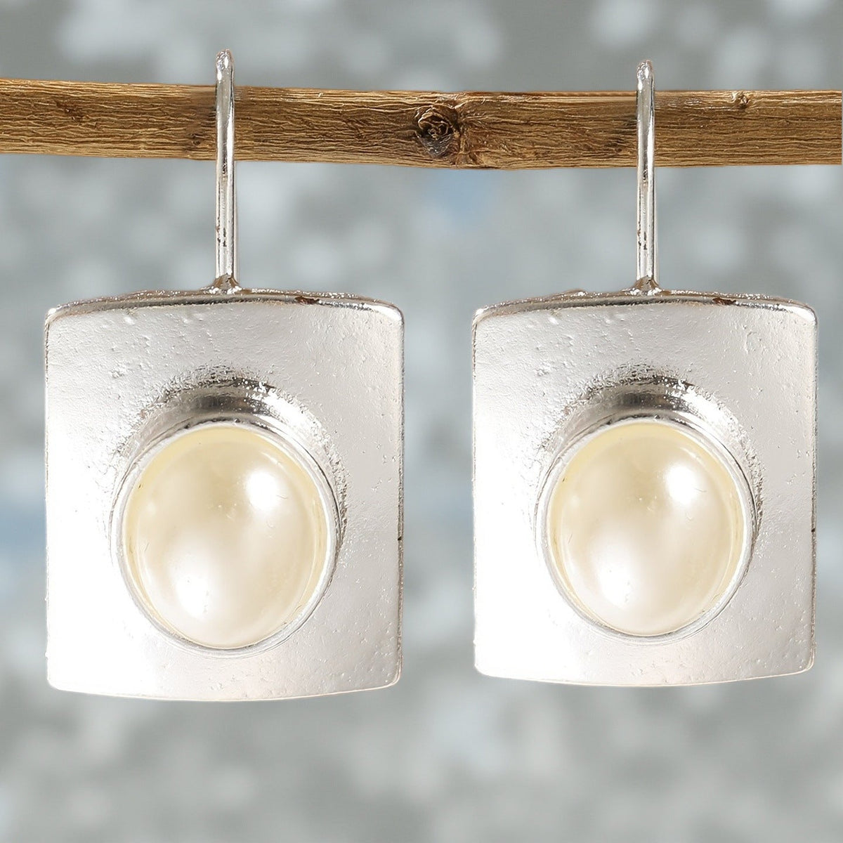 Stunning Pearl Earring for Daily Wear