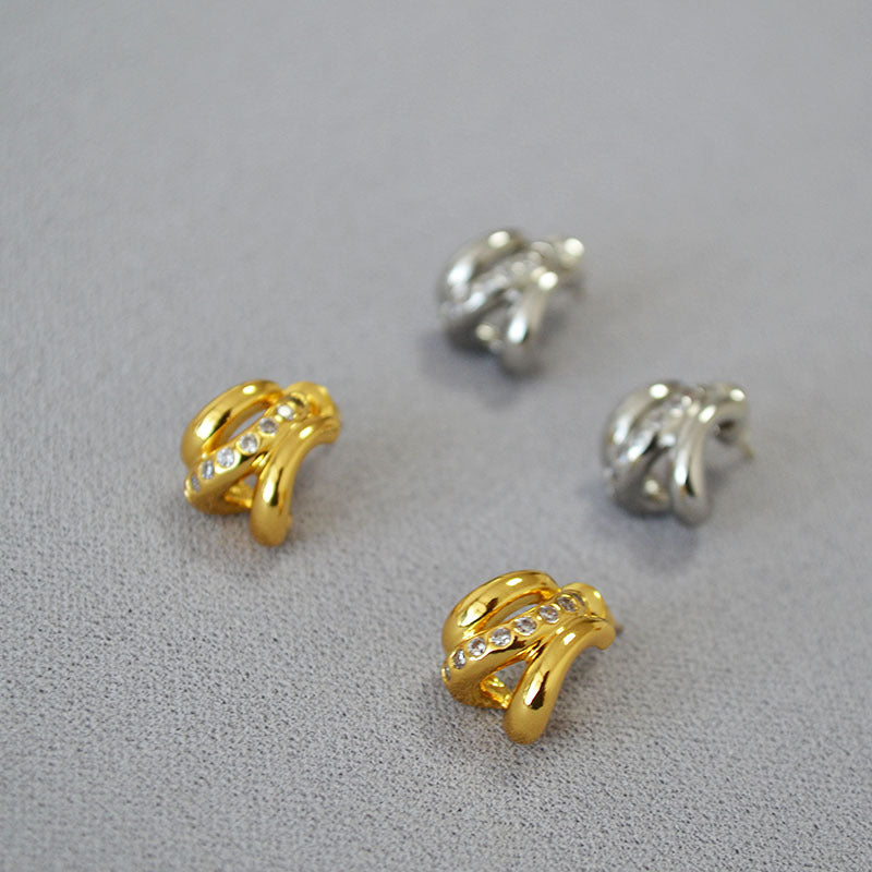 Beautiful Gold Earring with Unique Style