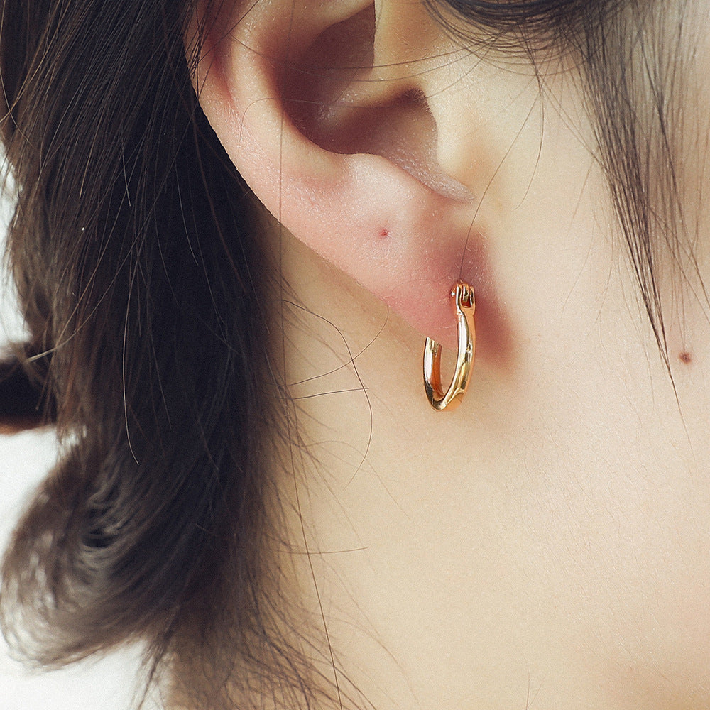 Charming Gold Earring for Any Occasion