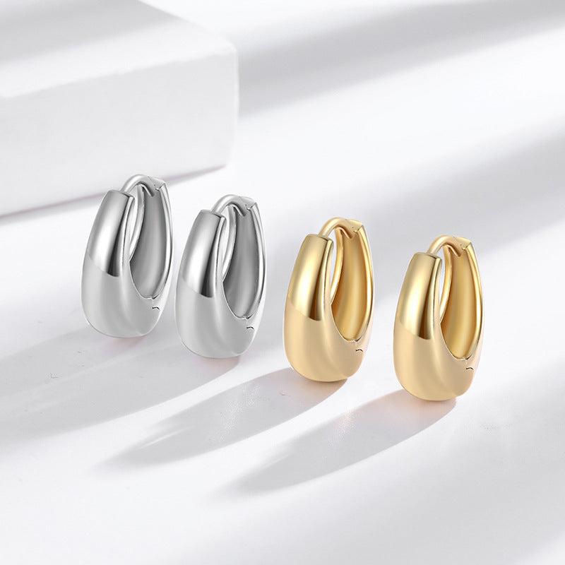 Classic Gold Earring with Timeless Appeal