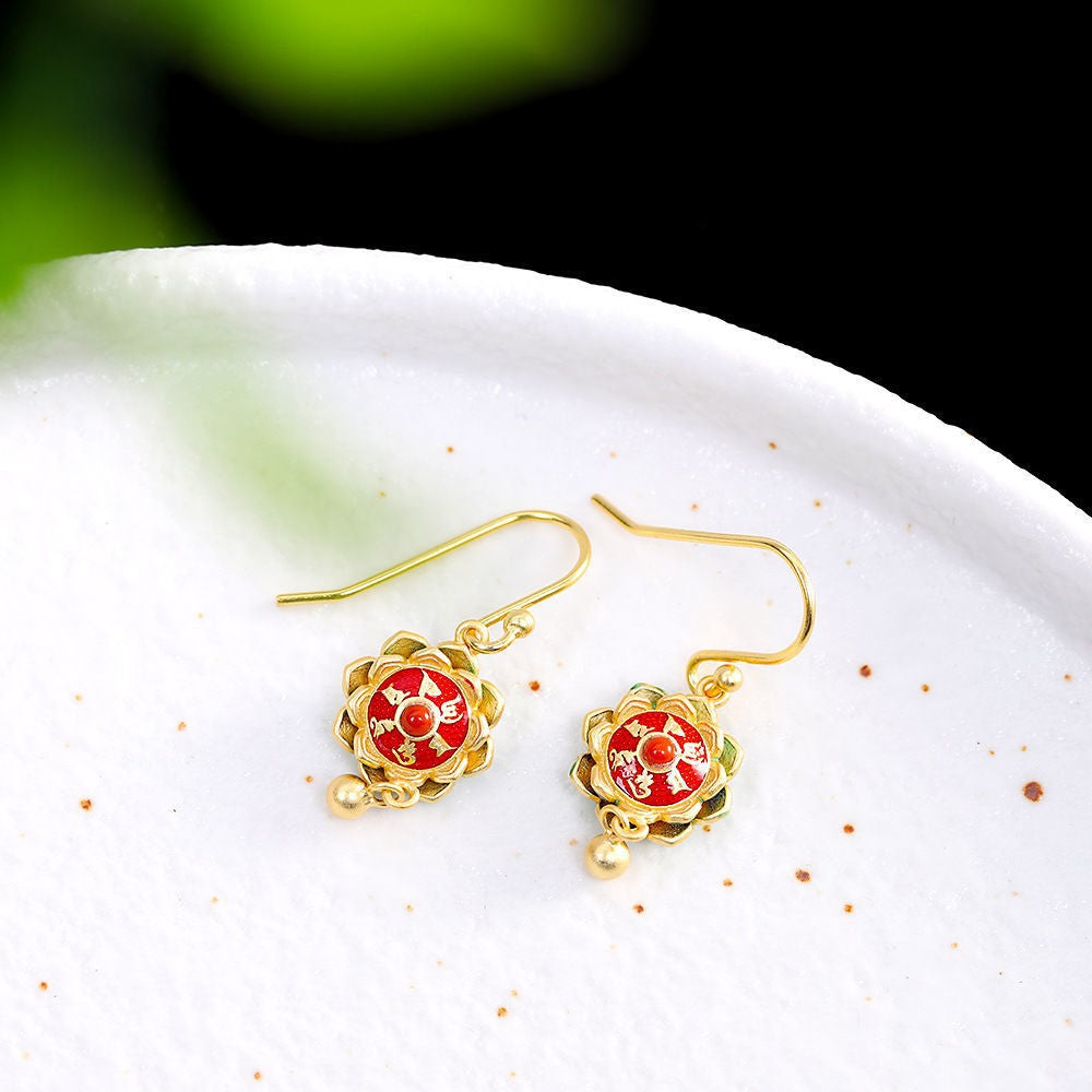 Beautiful Gold Earring with Unique Style