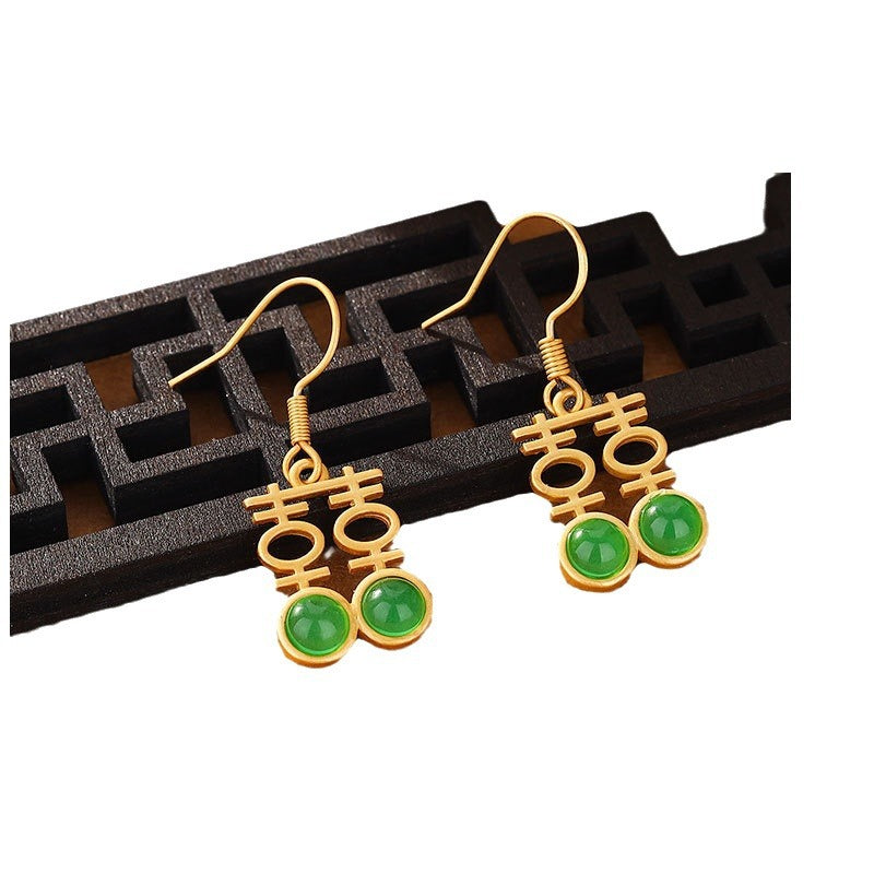 Classic Gold Earring with Timeless Appeal