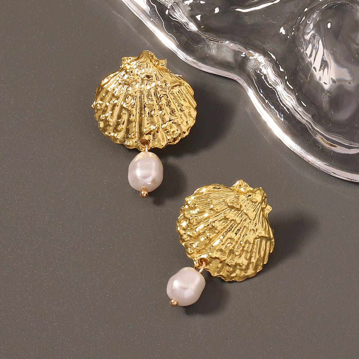 Romantic Pearl Earring for Special Moments