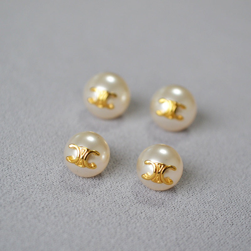 Charming Silver Earring for Any Occasion