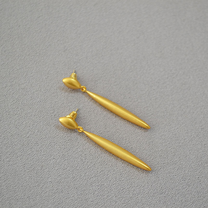 Beautiful Gold Earring with Unique Style