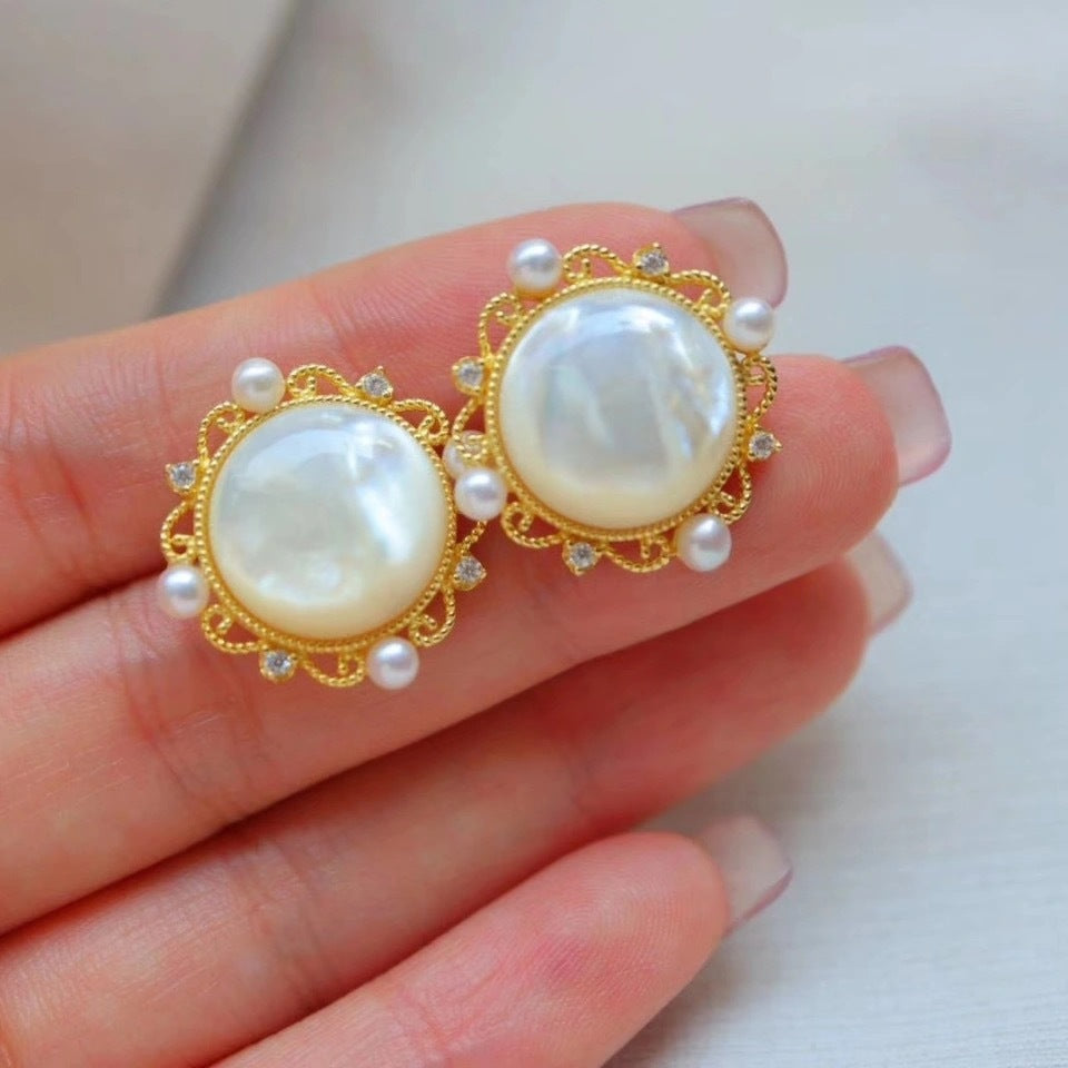 Elegant Gold Earring for Every Occasion