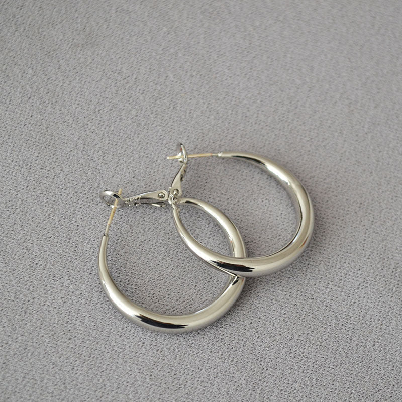 Romantic Silver Earring for Special Moments