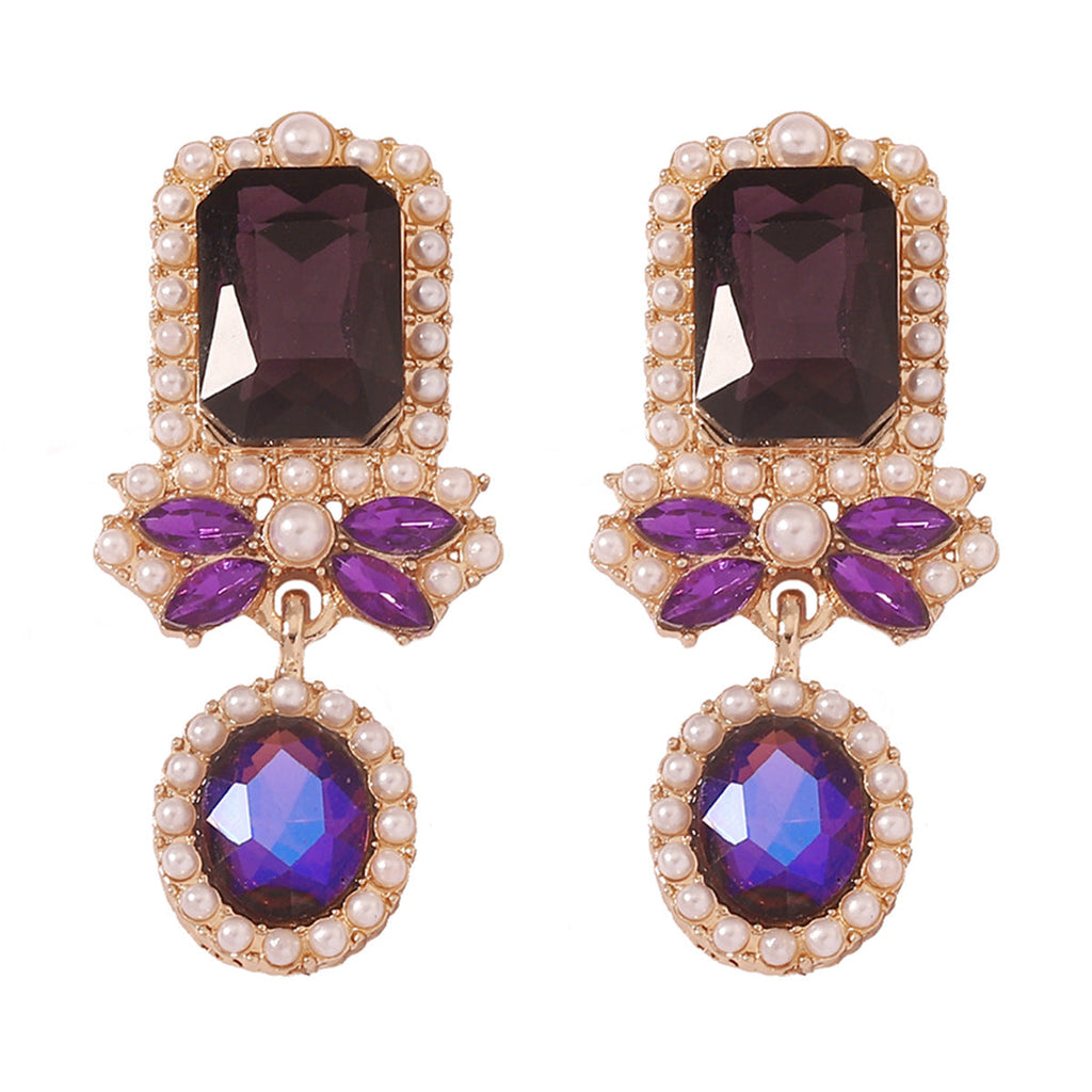 Charming Earring for Any Occasion