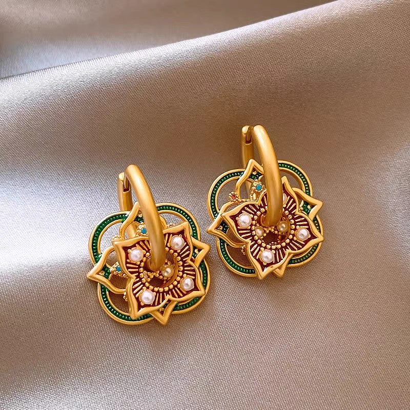 Charming Earring for Any Occasion