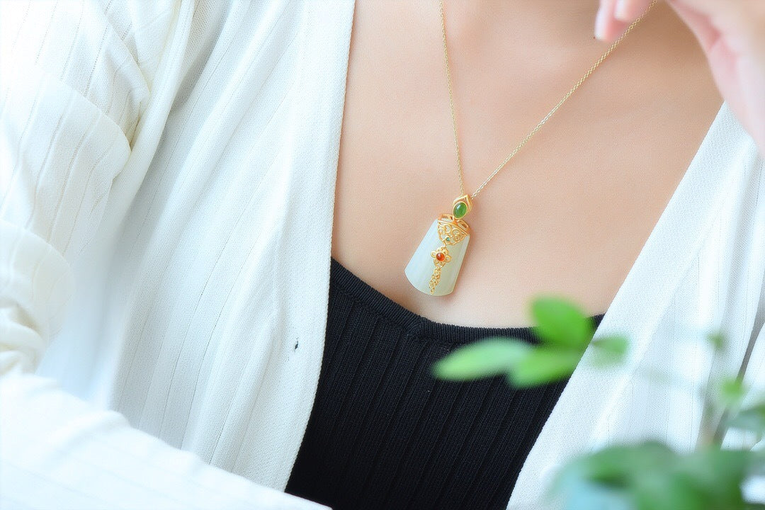 Elegant Silver Necklace for Every Occasion