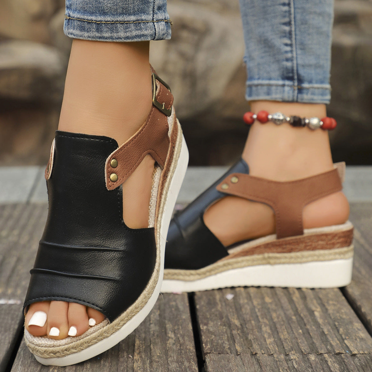 Graceful Orthopedic Sandals for Modern Look