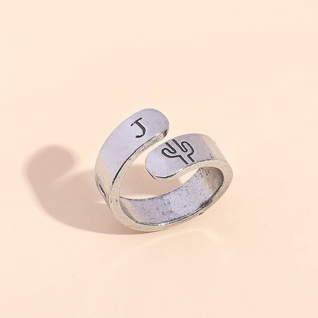 Classic Silver Ring with Timeless Appeal