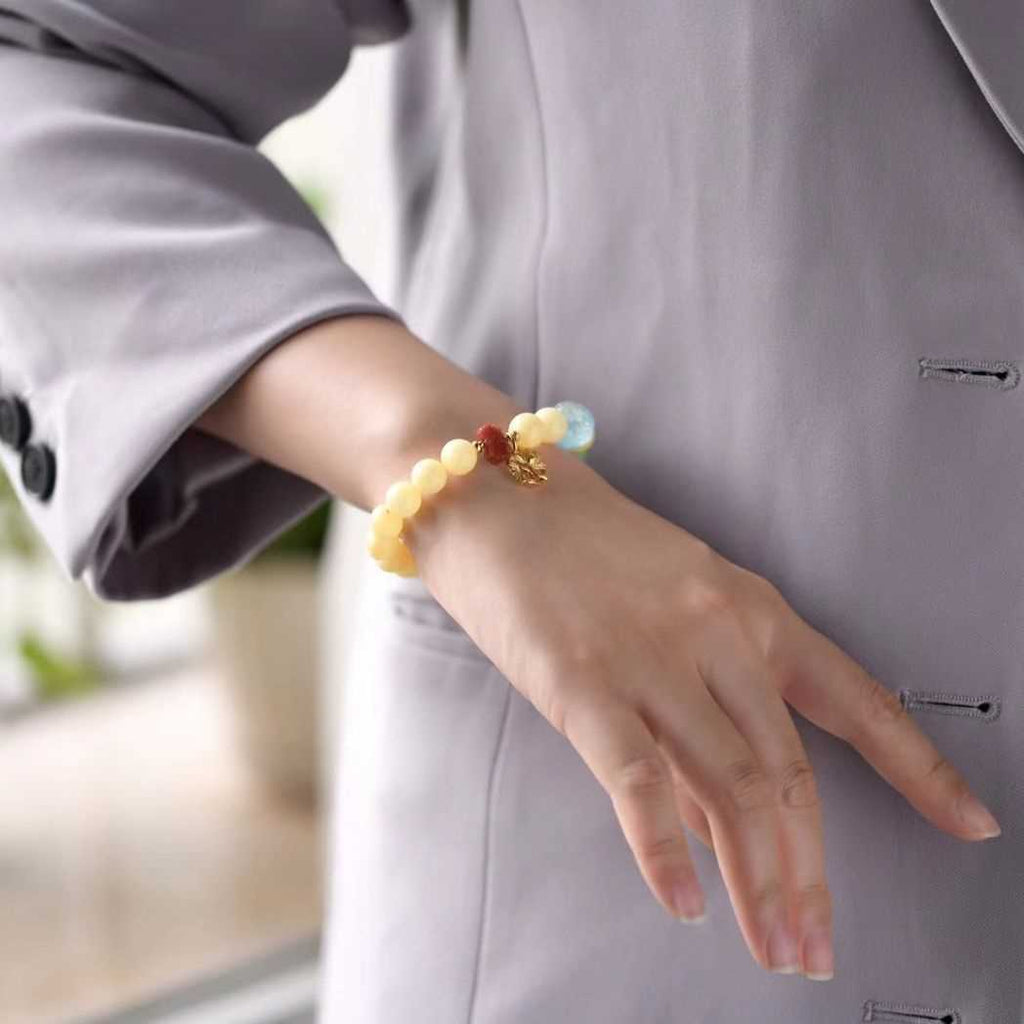 Romantic Gold Bracelet for Special Moments