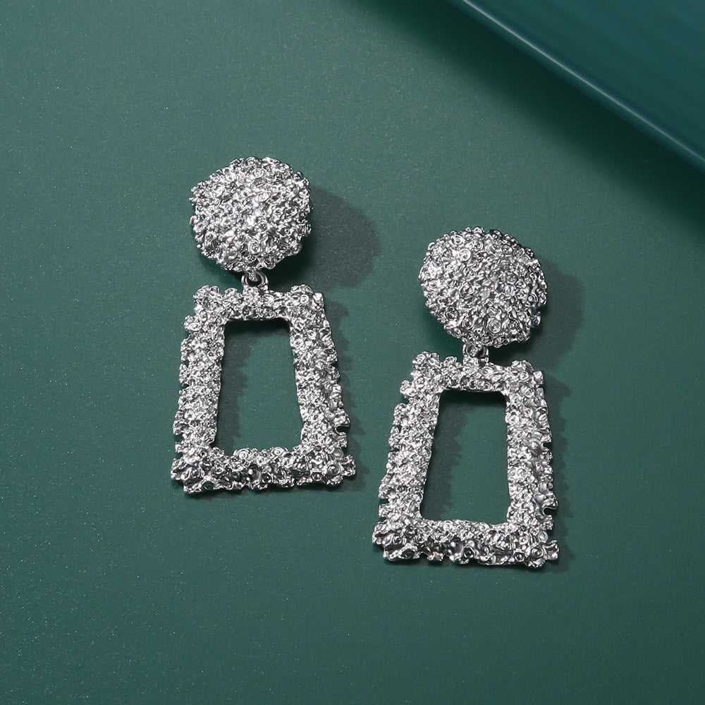 Charming Earring for Any Occasion