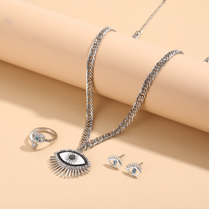 Beautiful Set with Unique Style