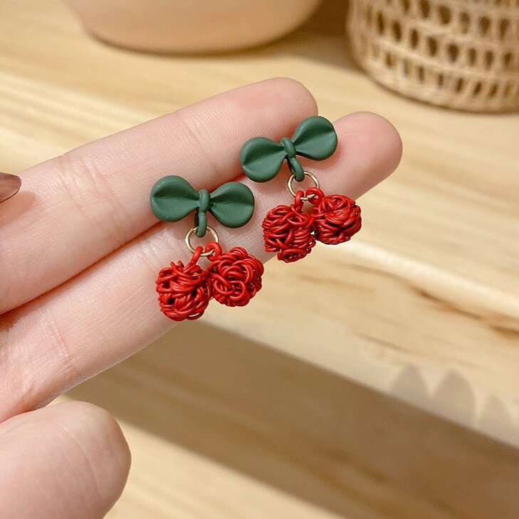 Charming Earring for Any Occasion