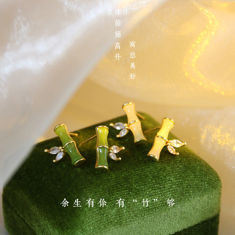 Romantic Silver Earring for Special Moments