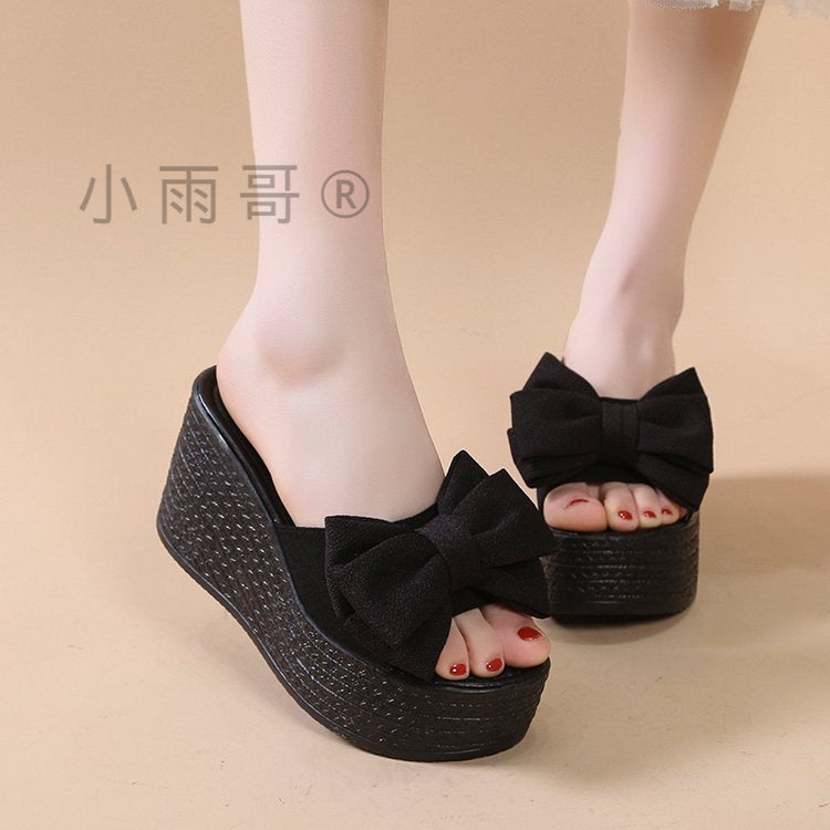Chic Orthopedic Sandals with Unique Design