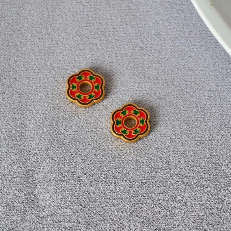 Beautiful Gold Earring with Unique Style