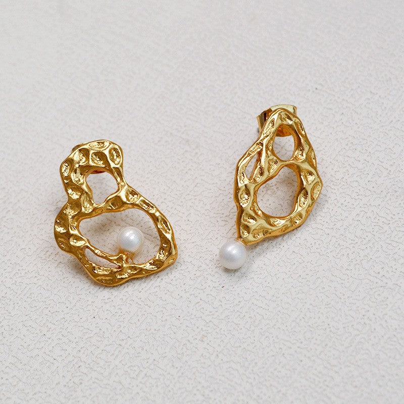 Elegant Gold Earring for Every Occasion