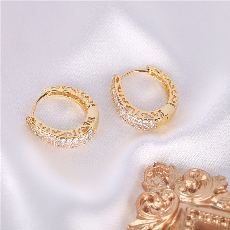 Charming Earring for Any Occasion