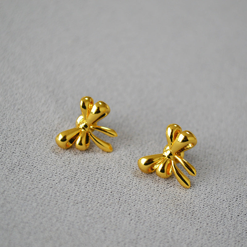 Beautiful Gold Earring with Unique Style