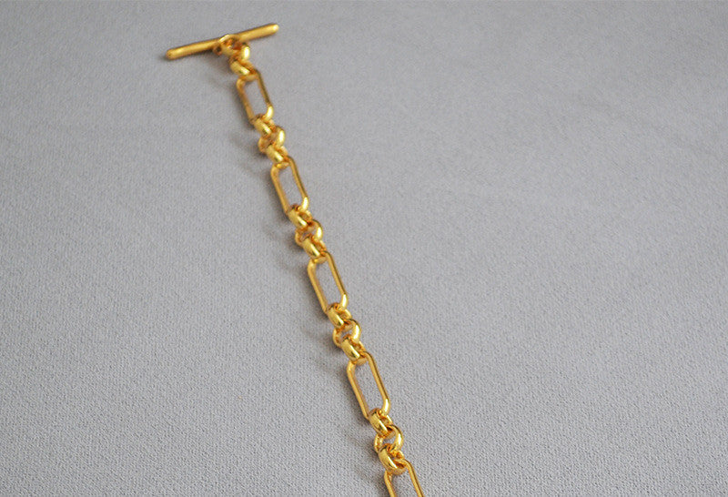 Charming Gold Bracelet for Any Occasion