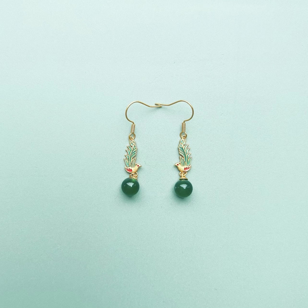 Charming Gold Earring for Any Occasion