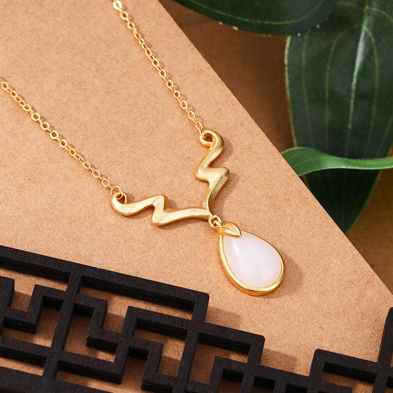 Classic Gold Necklace with Timeless Appeal