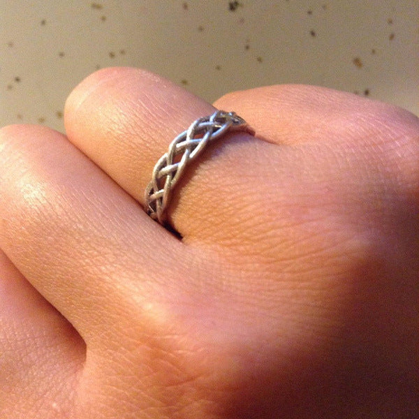 Charming Gold Ring for Any Occasion