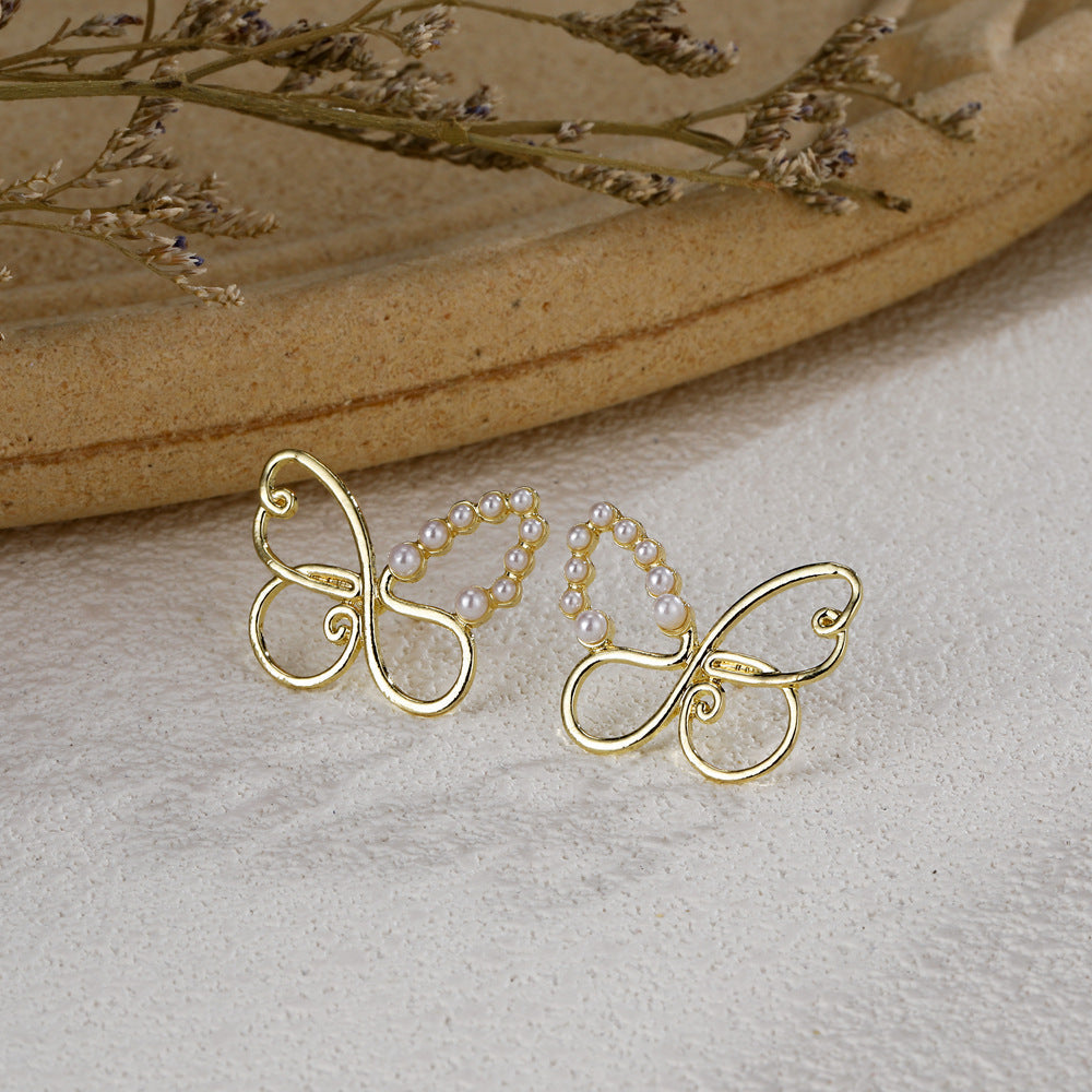 Romantic Gold Earring for Special Moments