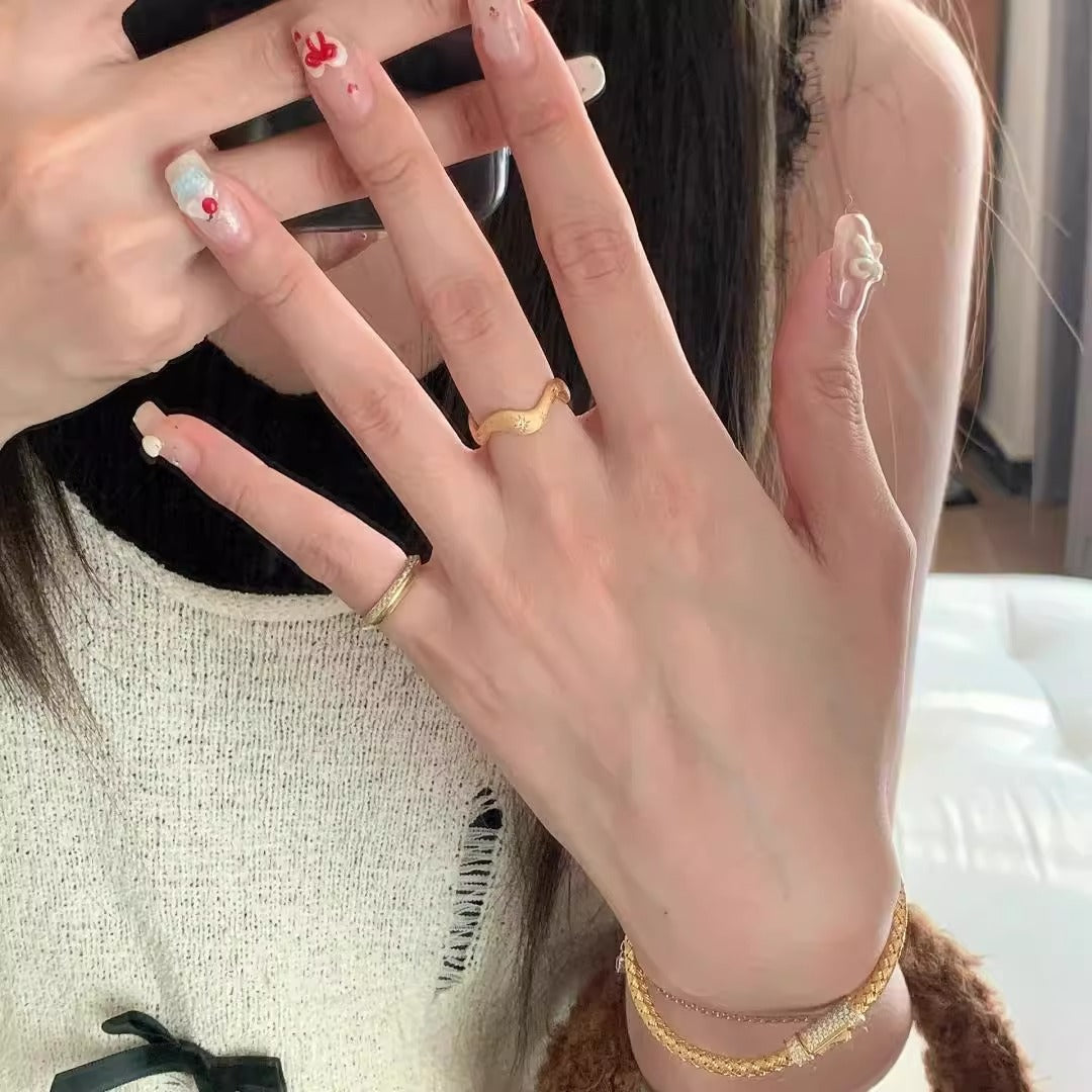 Charming Gold Ring for Any Occasion