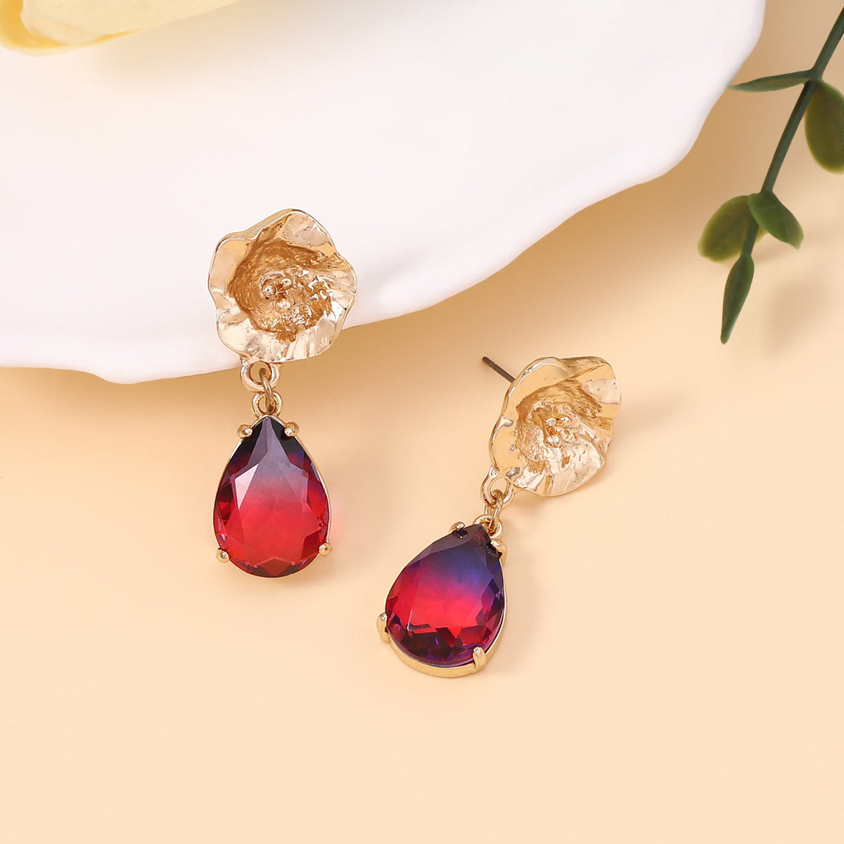 Elegant Gold Earring for Every Occasion