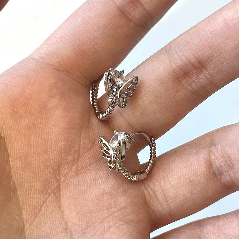 Charming Earring for Any Occasion