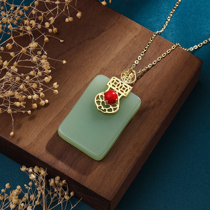 Romantic Gold Necklace for Special Moments