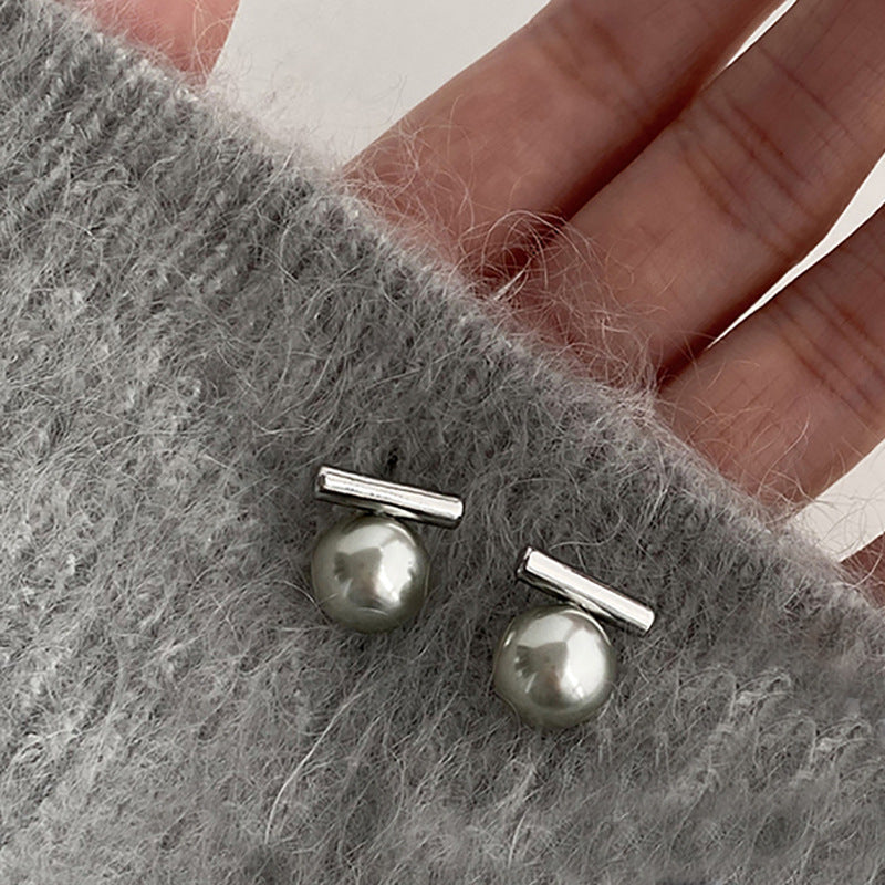 Stunning Pearl Earring for Daily Wear