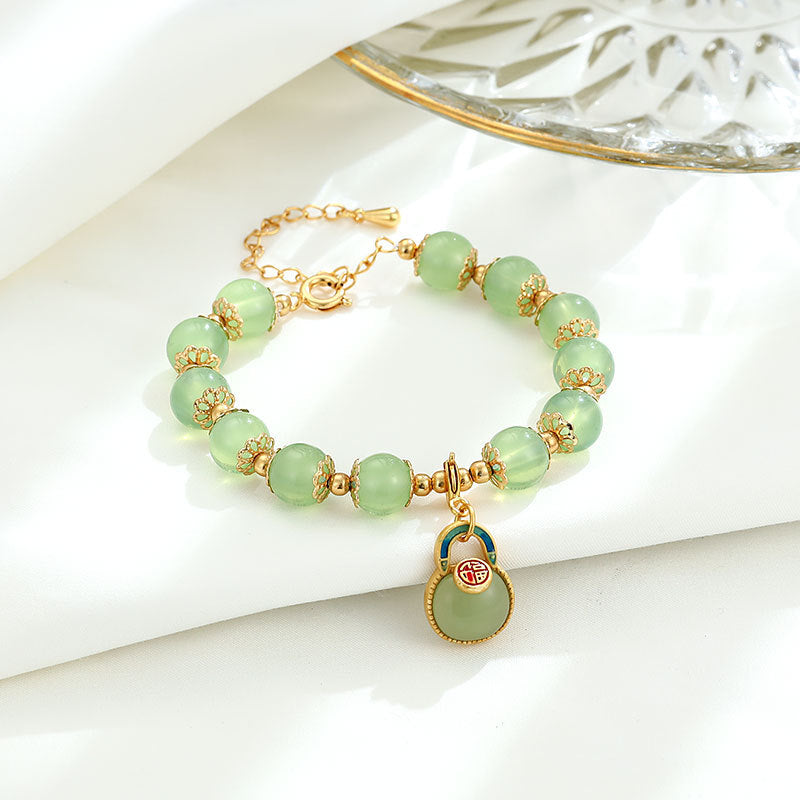 Classic Silver Bracelet with Timeless Appeal