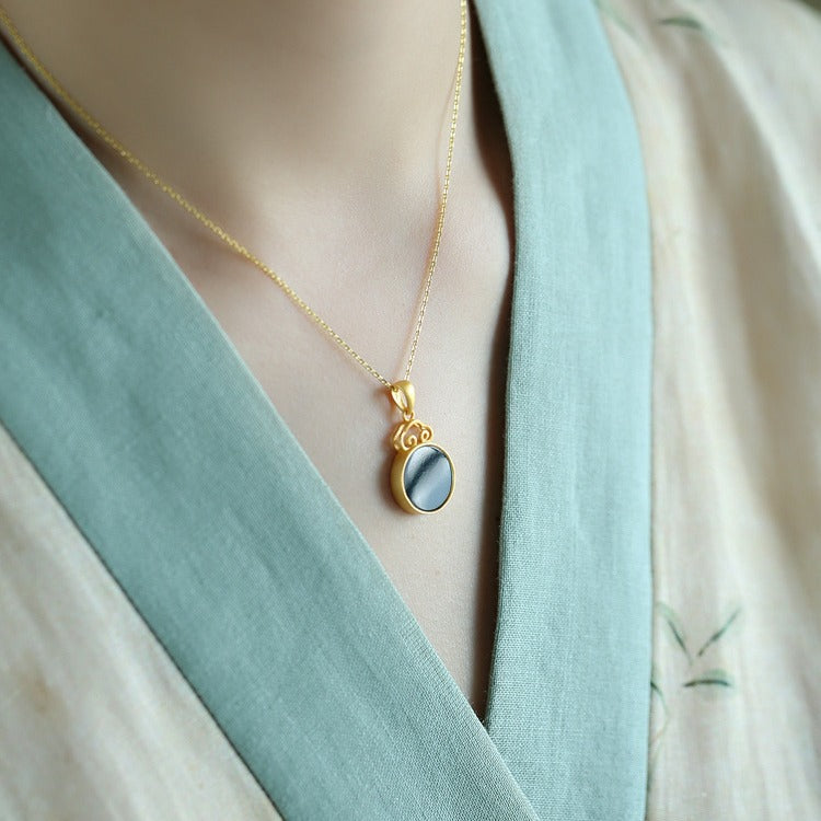 Classic Gold Necklace with Timeless Appeal