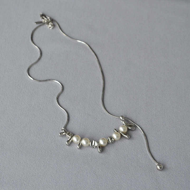 Romantic Silver Necklace for Special Moments
