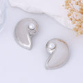 Classic Pearl Earring with Timeless Appeal
