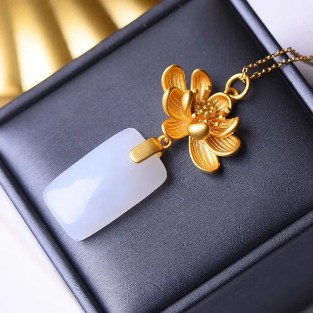 Beautiful Silver Necklace with Unique Style