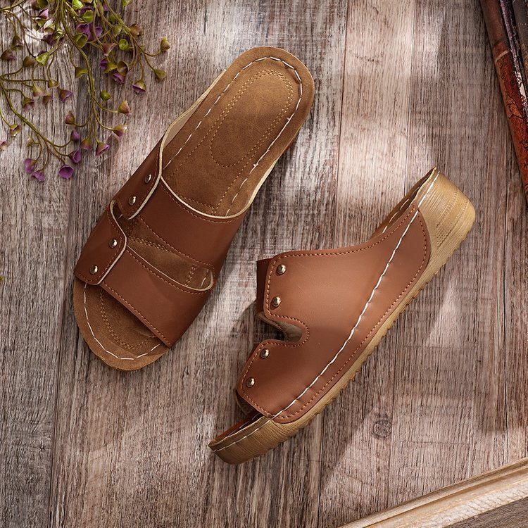 Chic Orthopedic Sandals with Unique Design