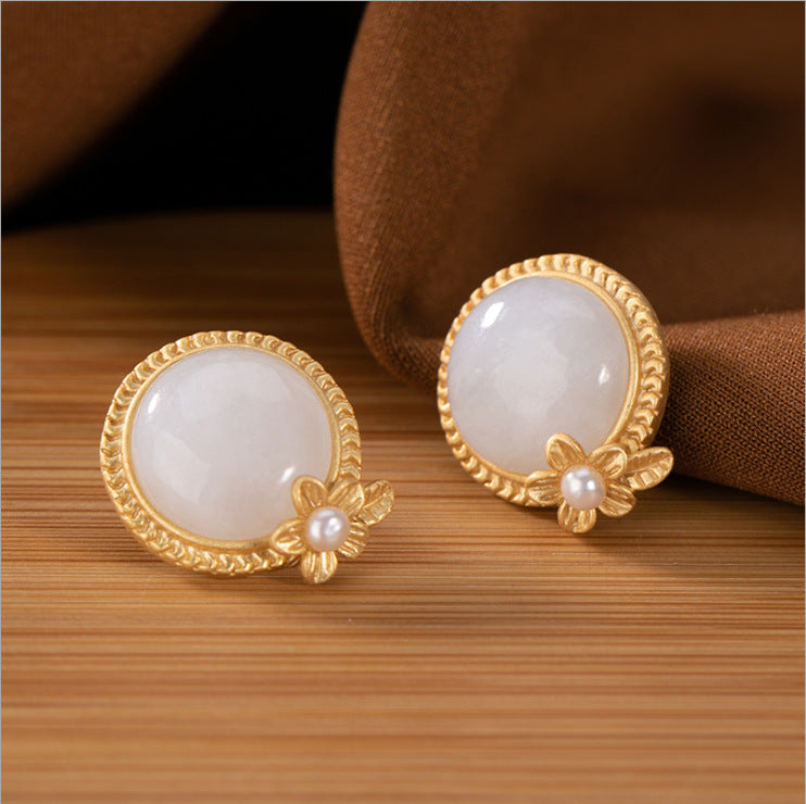 Romantic Gold Earring for Special Moments