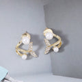 Romantic Gold Earring for Special Moments