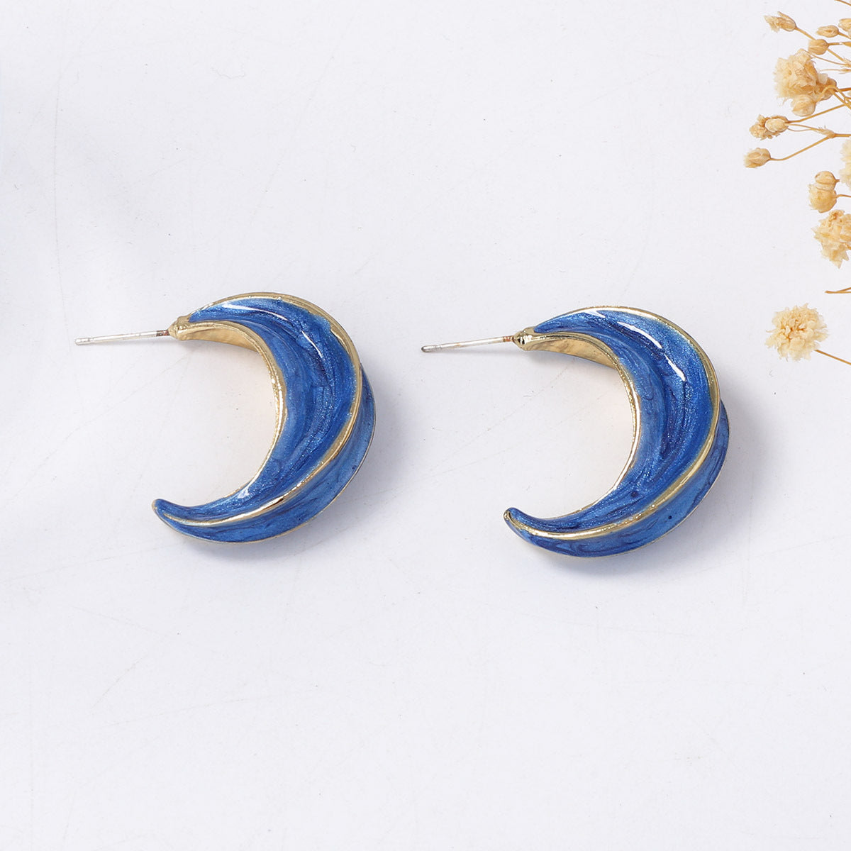 Charming Piece for Any Occasion