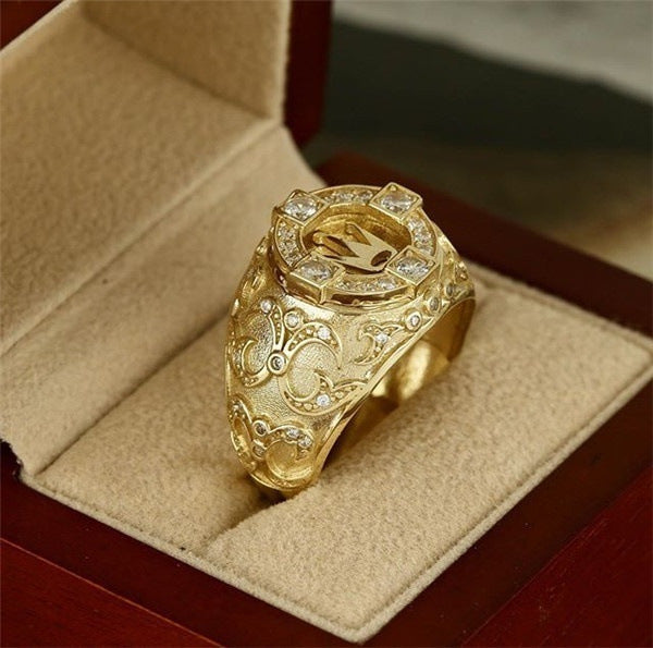 Classic Gold Ring with Timeless Appeal