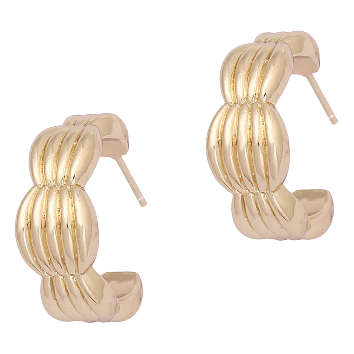 Charming Gold Earring for Any Occasion
