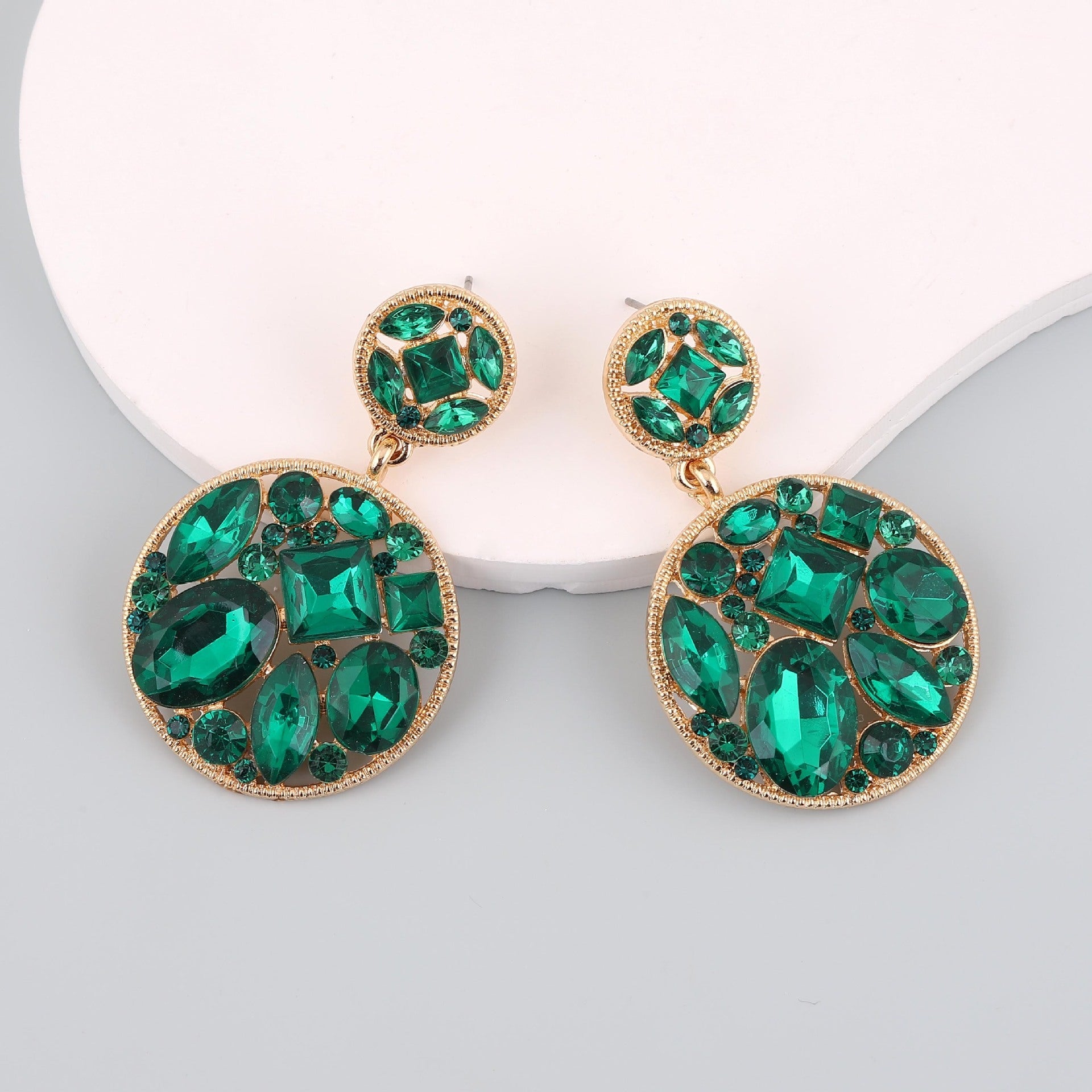 Charming Earring for Any Occasion