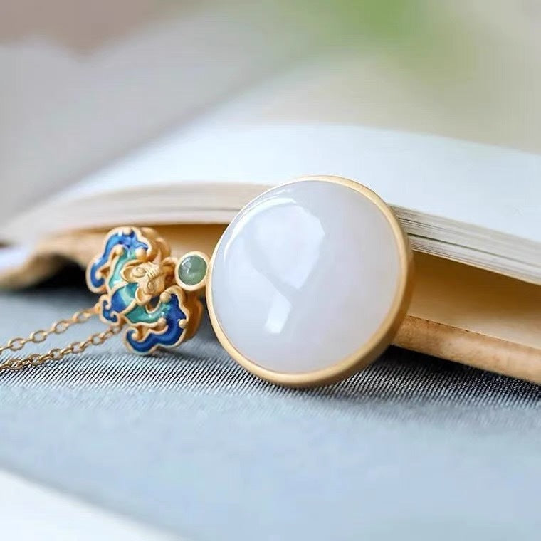 Classic Gold Set with Timeless Appeal